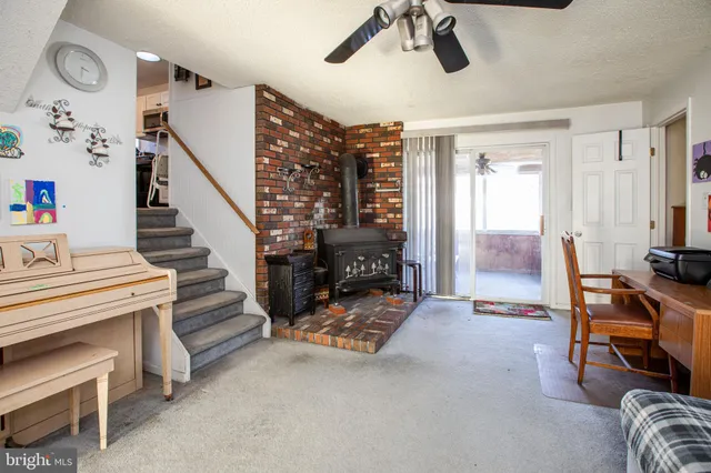 $448,800 | 368 Regina Avenue, Hamilton, NJ 08619