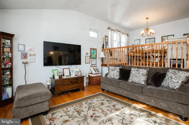 $448,800 | 368 Regina Avenue, Hamilton, NJ 08619