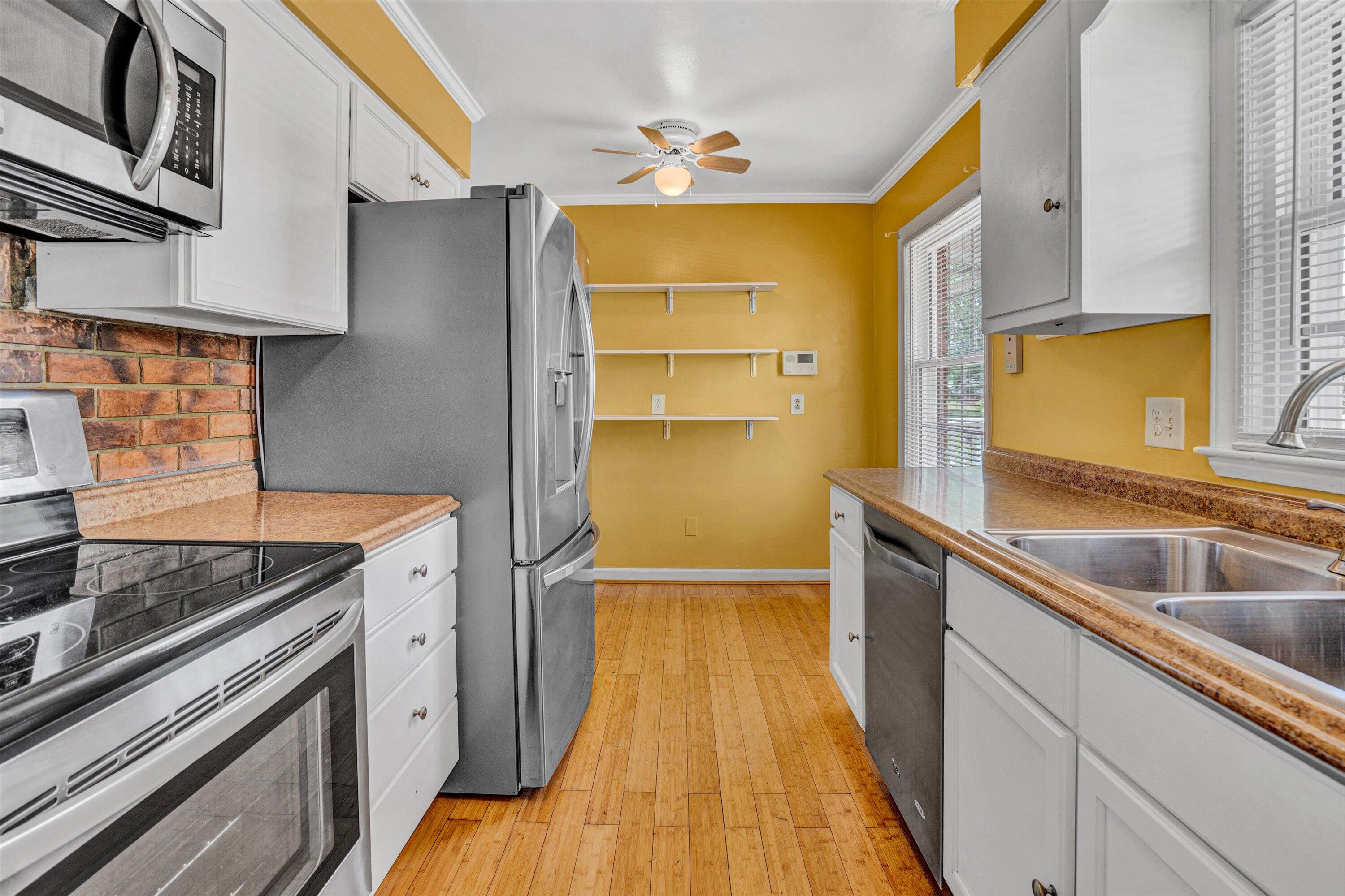 2317 Laura Road Northwest Roanoke, VA 24017 - Photo 11 of 33 12-DSC00169