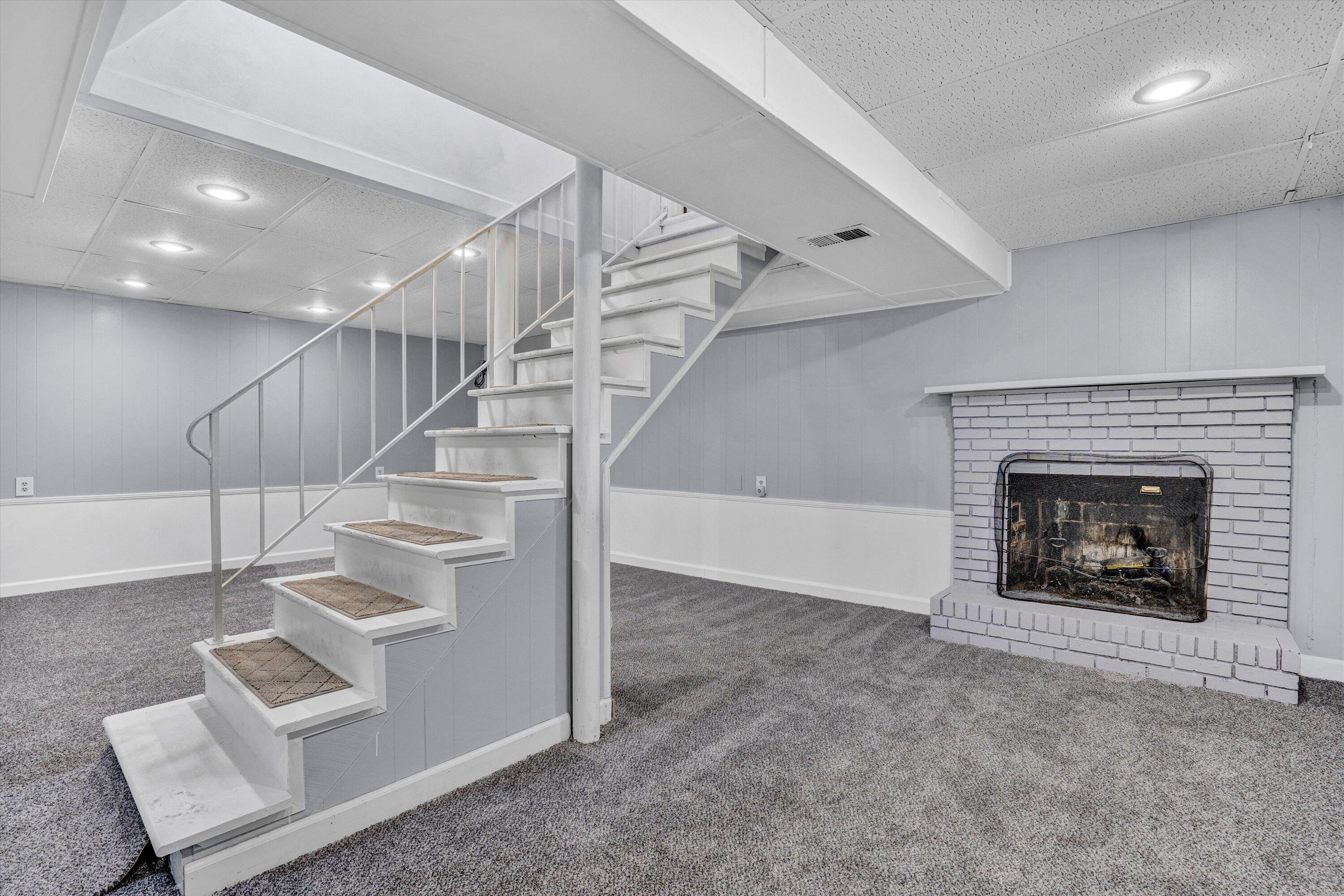 2317 Laura Road Northwest Roanoke, VA 24017 - Photo 23 of 33 24-DSC00178