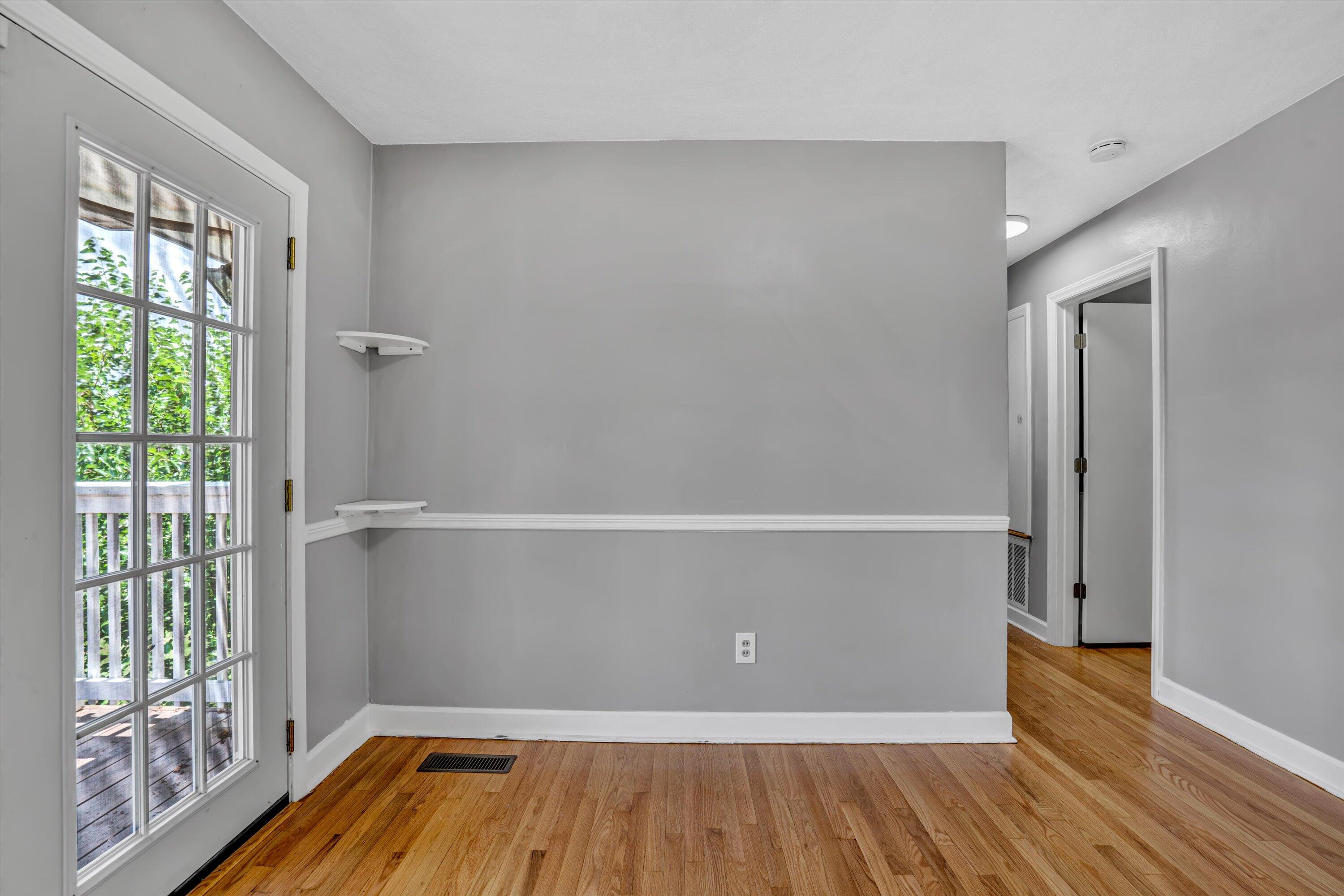 2317 Laura Road Northwest Roanoke, VA 24017 - Photo 8 of 33 09-DSC00166