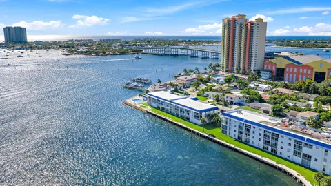 $230,000 | 400 Wilma Circle, Unit 108, Riviera Beach, FL 33404