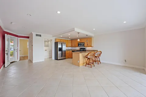 $230,000 | 400 Wilma Circle, Unit 108, Riviera Beach, FL 33404