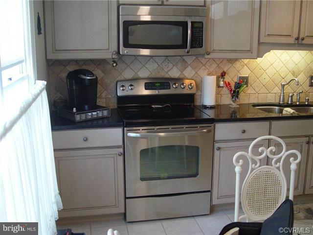 8112 Rhodell Lane Springfield, VA 22153 - Photo 2 of 21 Kitchen