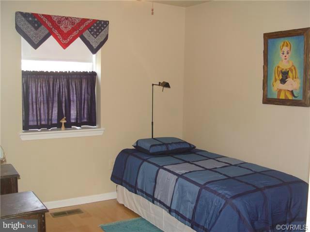 8112 Rhodell Lane Springfield, VA 22153 - Photo 12 of 21 Bedroom