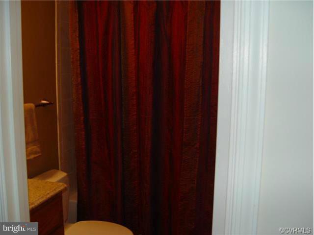 8112 Rhodell Lane Springfield, VA 22153 - Photo 15 of 21 Bath