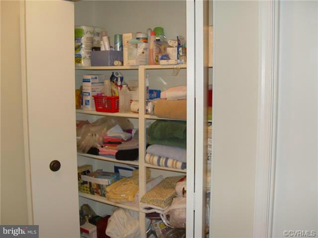 8112 Rhodell Lane Springfield, VA 22153 - Photo 16 of 21 Interior (General)