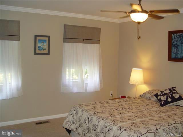8112 Rhodell Lane Springfield, VA 22153 - Photo 17 of 21 Bedroom (Master)