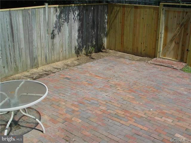 8112 Rhodell Lane Springfield, VA 22153 - Photo 3 of 21 Exterior (Rear)