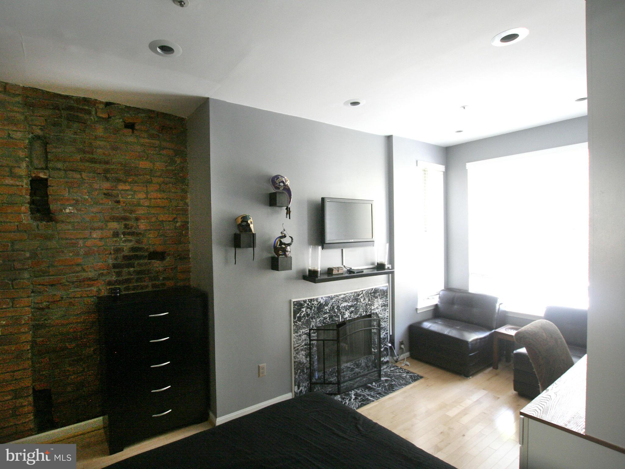 1806 Belmont Road Northwest, Unit 1 Washington, DC 20009 - Photo 11 of 25 Bedroom (Master)