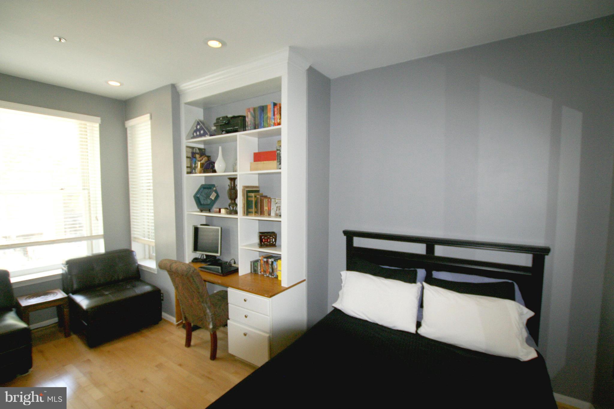 1806 Belmont Road Northwest, Unit 1 Washington, DC 20009 - Photo 8 of 25 Bedroom (Master)