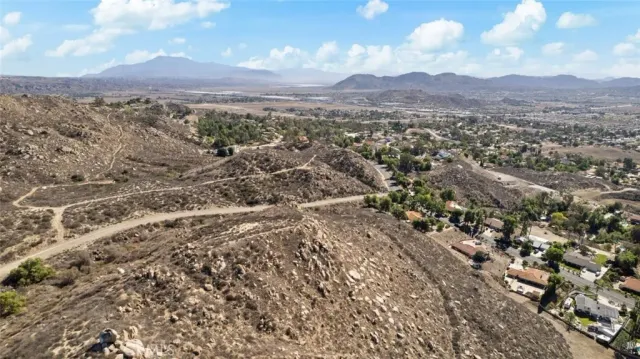 $300,000 | 0 Apn 474-341-005 Moreno Valley, Glendale, CA 91201