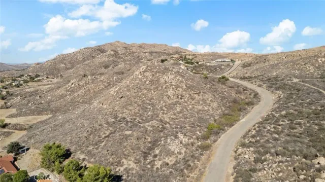 $300,000 | 0 Apn 474-341-005 Moreno Valley, Glendale, CA 91201