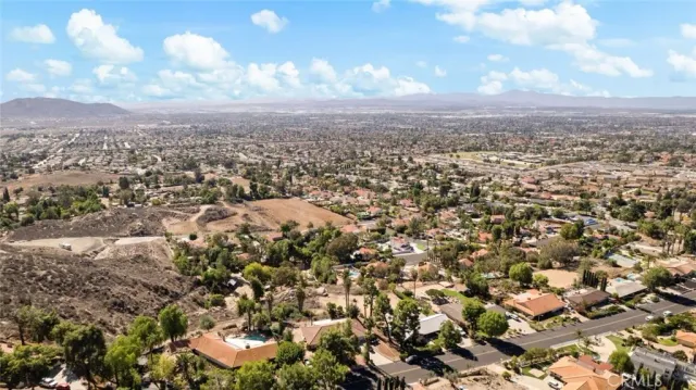 $300,000 | 0 Apn 474-341-005 Moreno Valley, Glendale, CA 91201