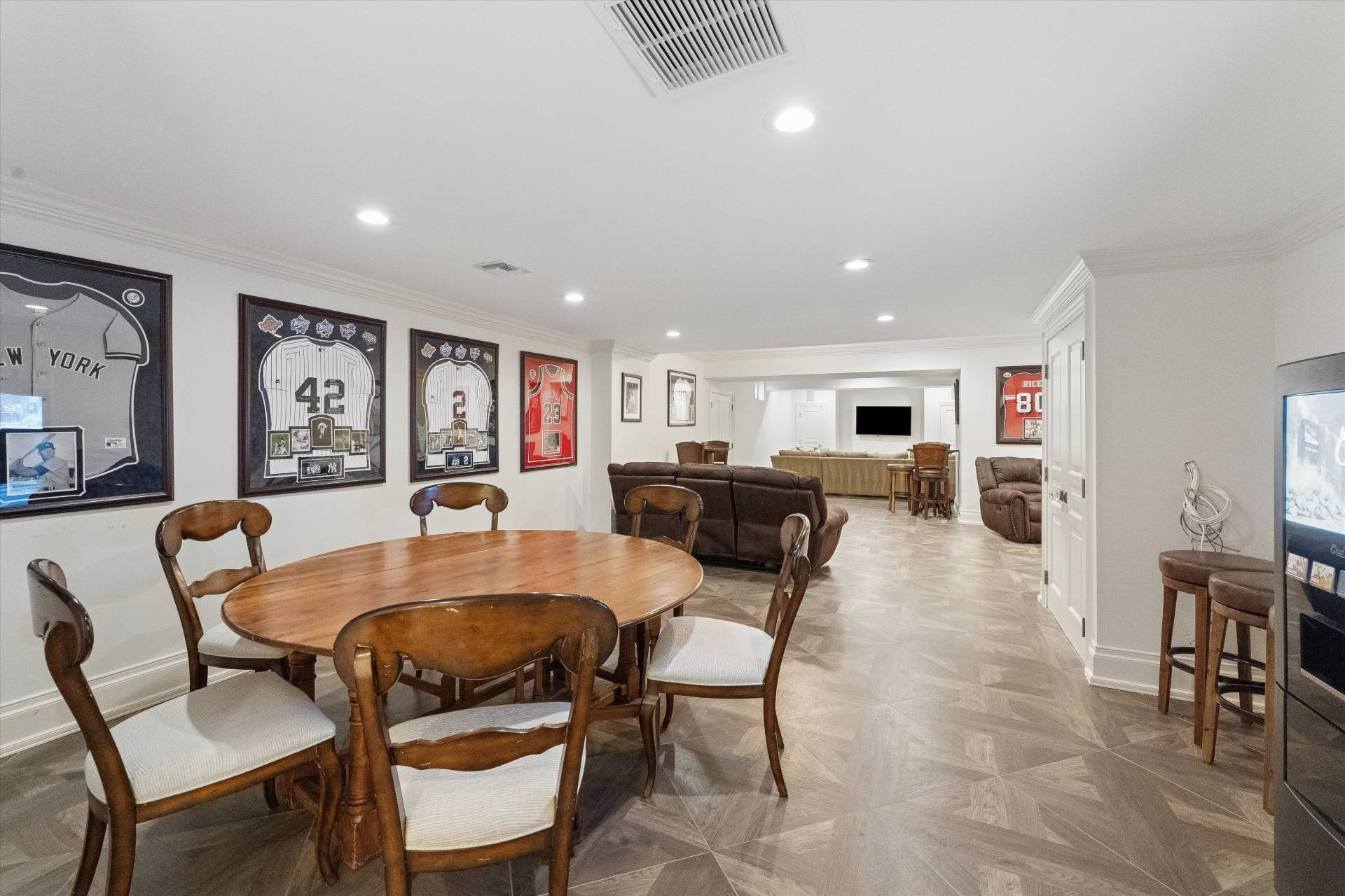 154 Northside Drive Sag Harbor, NY 11963 - Photo 18 of 21 a living room with furniture and kitchen view