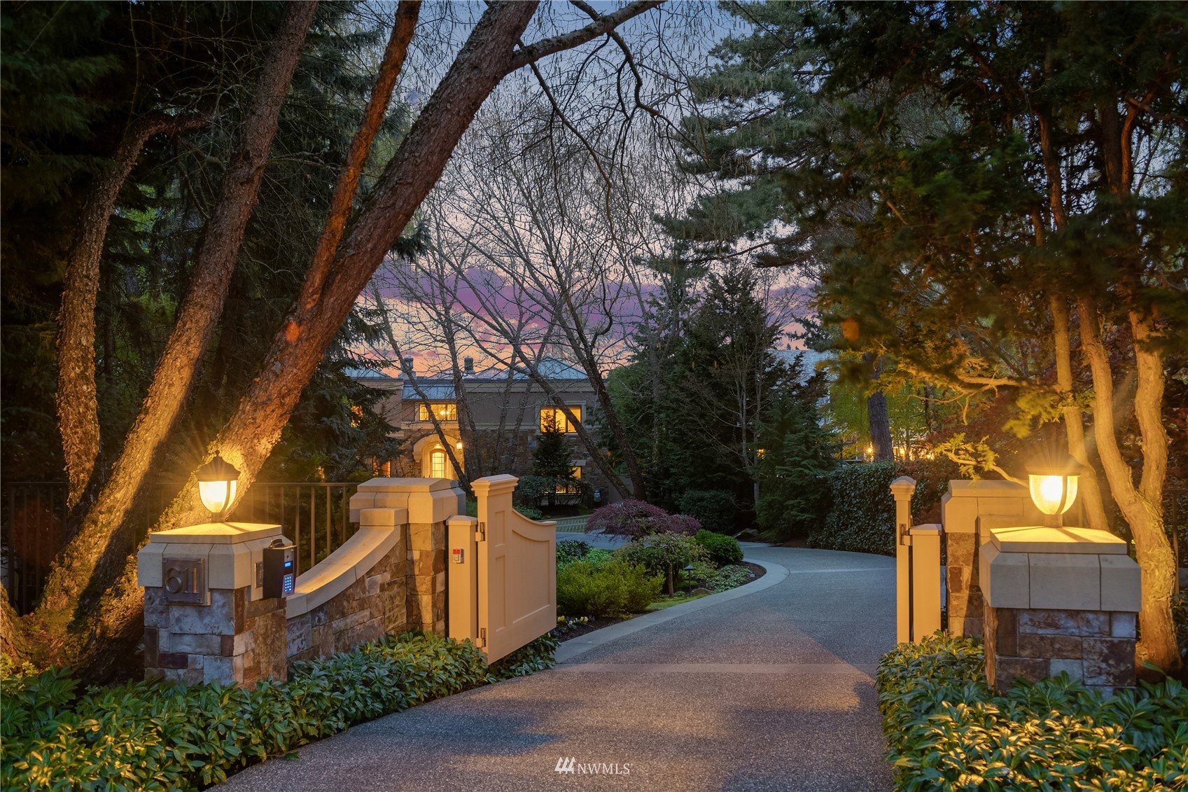 611 Evergreen Point Road Medina, WA 98039 - Photo 37 of 40 a view of a pathway both side of house