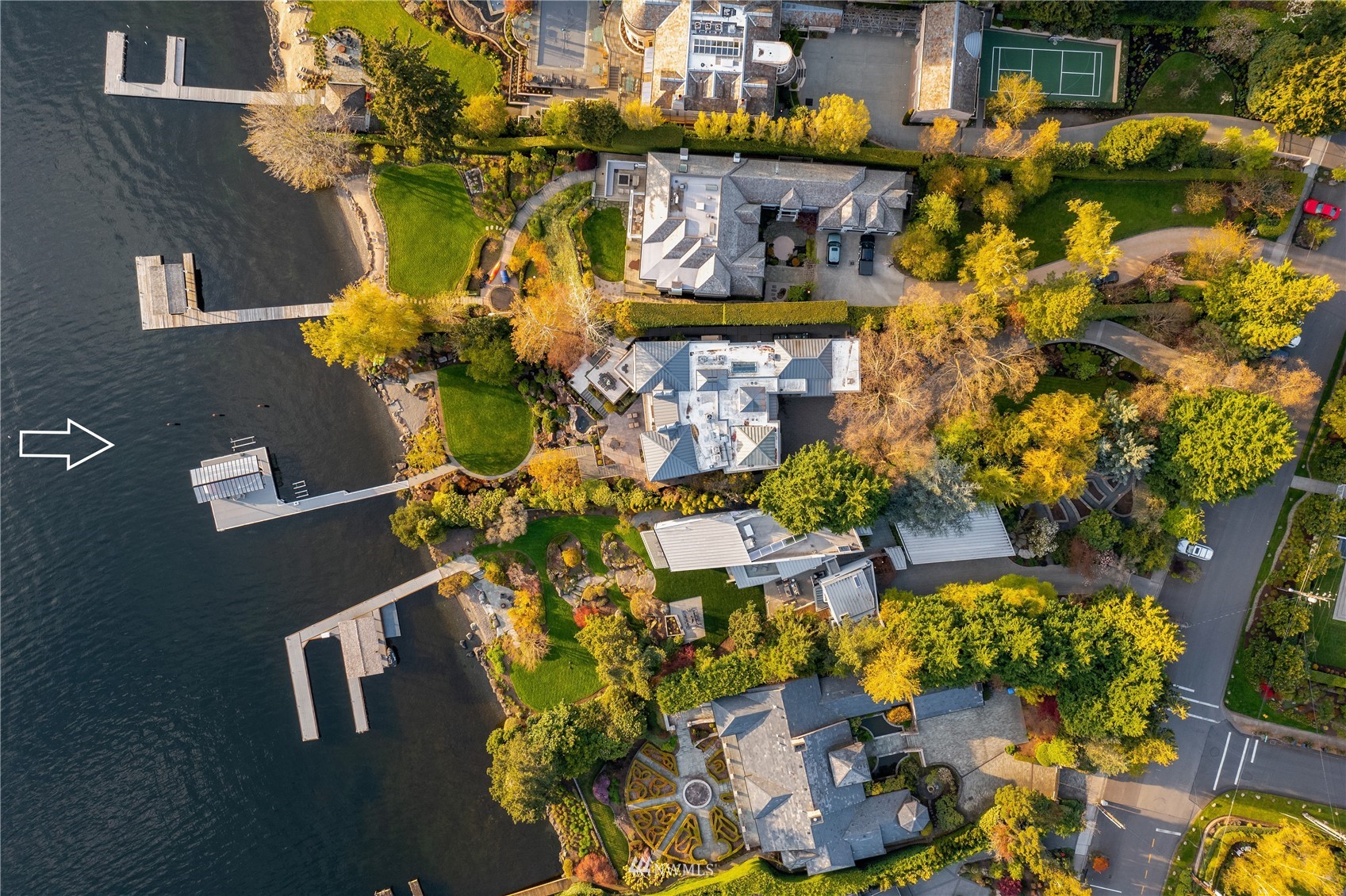 611 Evergreen Point Road Medina, WA 98039 - Photo 39 of 40 a picture of flowers