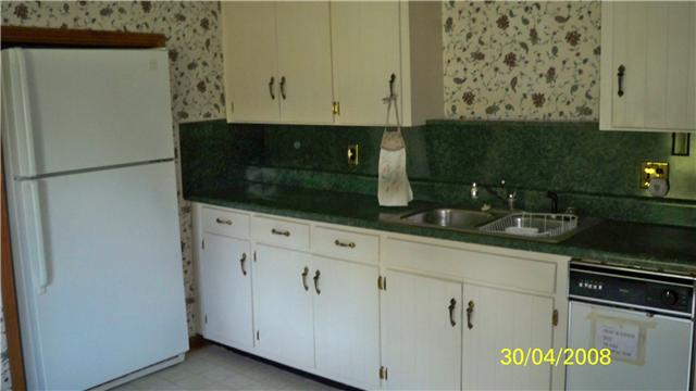 1027 Lock 4 Road Gallatin, TN 37066 - Photo 8 of 15 Kitchen view from front entrance