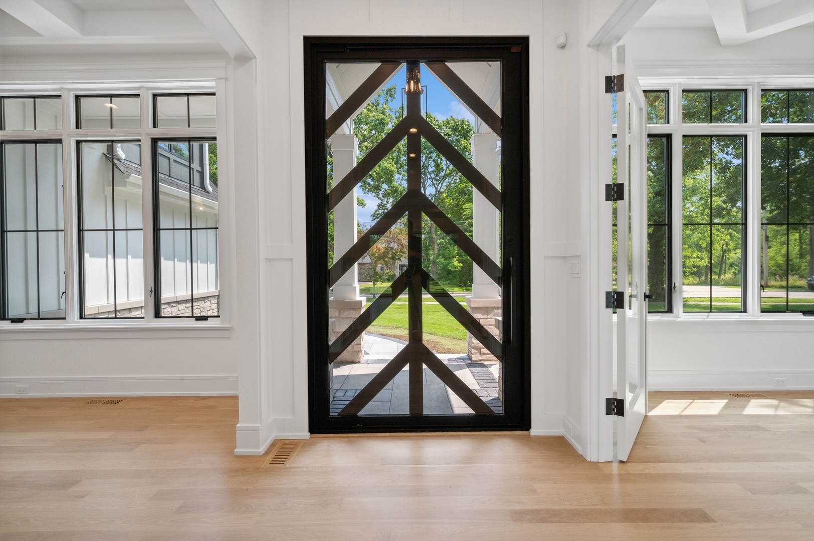 757 Kipling Place Deerfield, IL 60015 - Photo 5 of 35 a view of an entryway