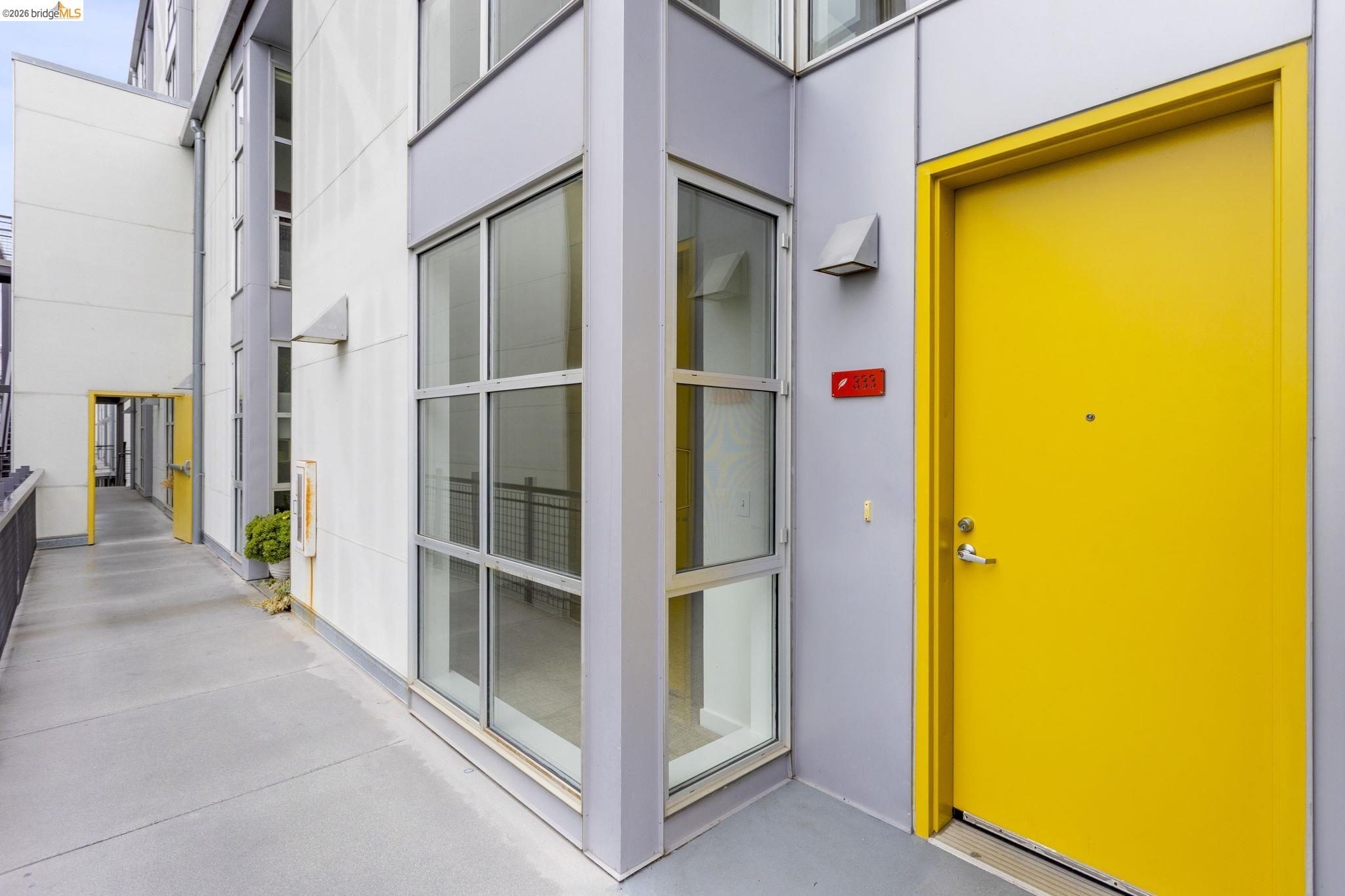 1007 41st Street, Unit 333 Oakland, CA 94608 - Photo 41 of 49 Entrance to property