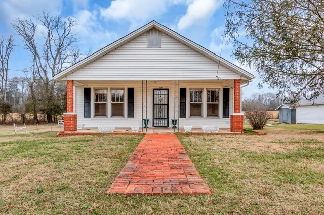 $295,000 | 3288 Williamsport Pike, Williamsport, TN 38487