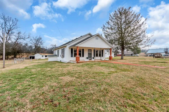 $295,000 | 3288 Williamsport Pike, Williamsport, TN 38487