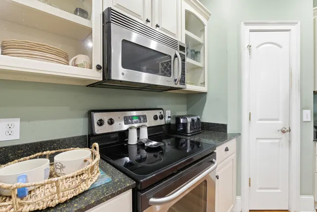 $670,000 | 111 Amanda Circle, Goose Creek, SC 29445