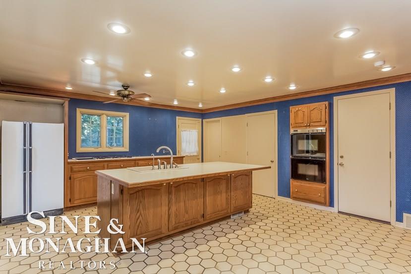 21 Hawthorne Road Grosse Pointe Shores, MI 48236 - Photo 18 of 80