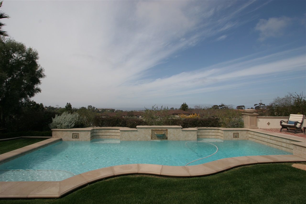 208 Pacific View Lane Encinitas, CA 92024 - Photo 4 of 19 Gallery Image 4