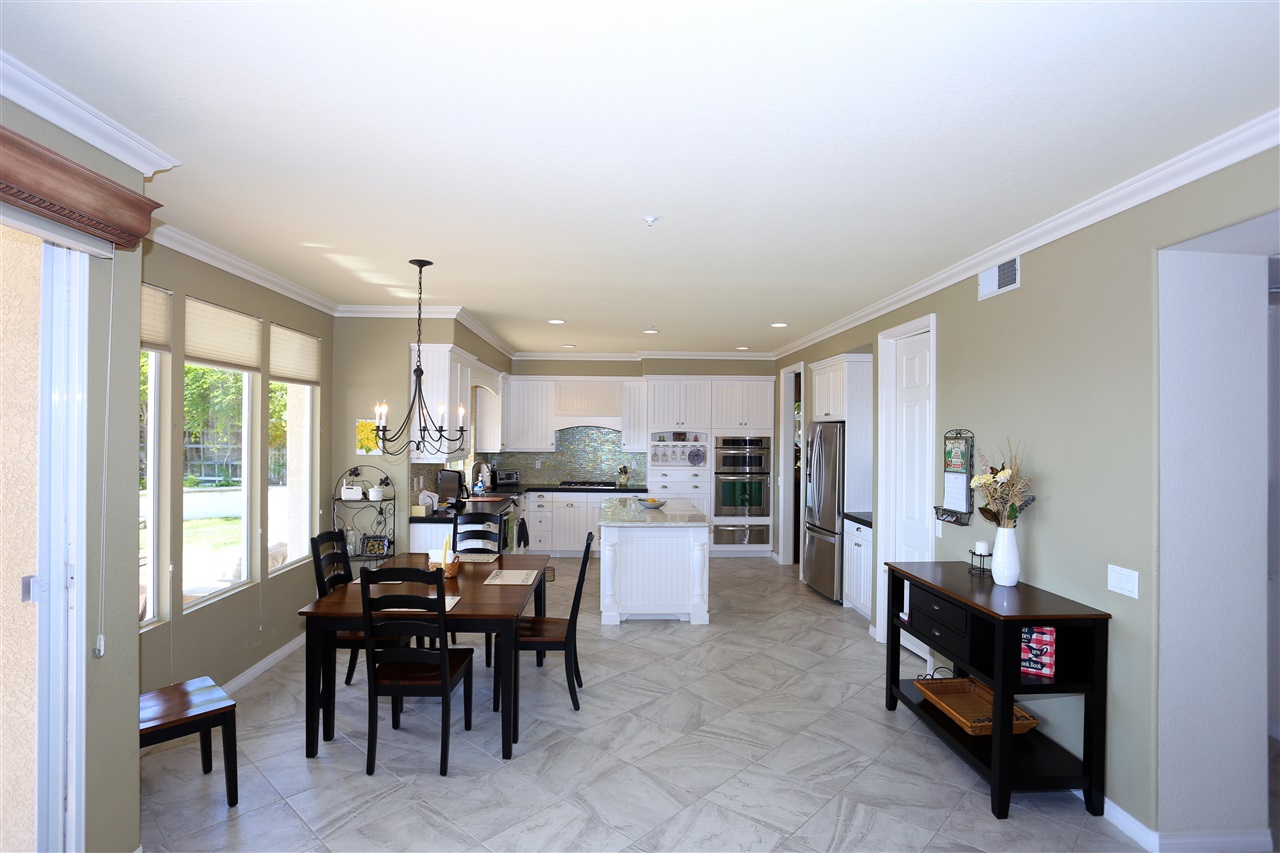 208 Pacific View Lane Encinitas, CA 92024 - Photo 6 of 19 Gallery Image 6