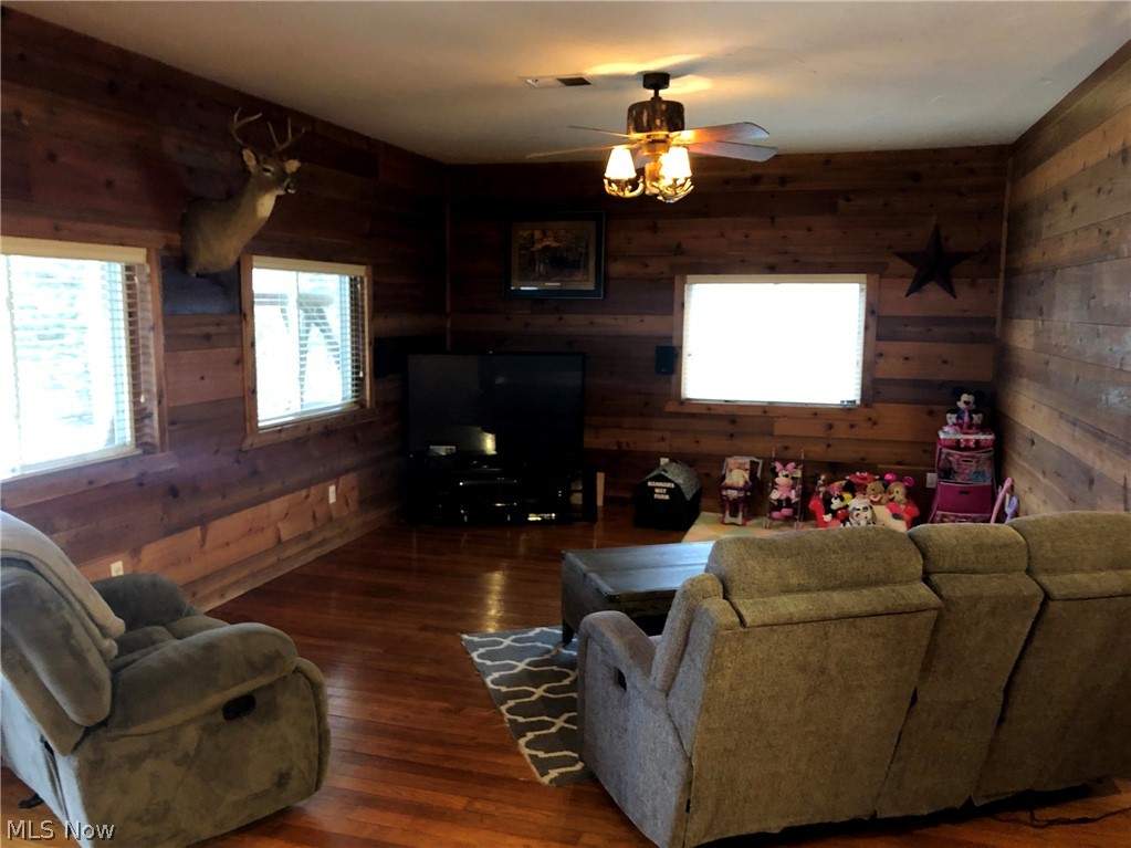 17183 Mayfield Road Windsor, OH 44099 - Photo 11 of 27