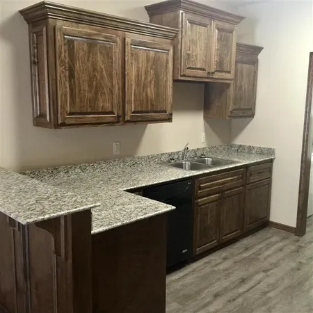 $900 | 641 East McNeese Street, Lake Charles, LA 70607