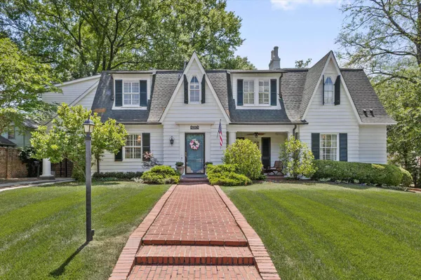 $869,000 | 2297 Court Avenue, Memphis, TN 38104