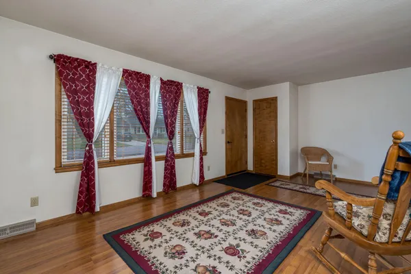 $275,000 | 502 South 7th Street, Le Sueur, MN 56058