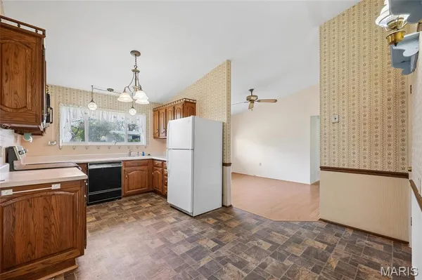 $191,000 | 1680 Horseshoe Drive, Florissant, MO 63033