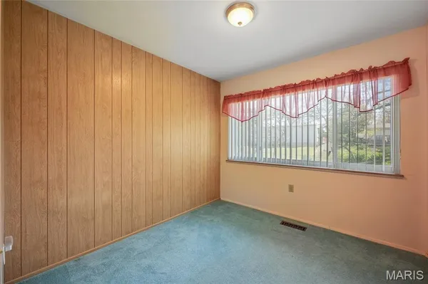 $191,000 | 1680 Horseshoe Drive, Florissant, MO 63033
