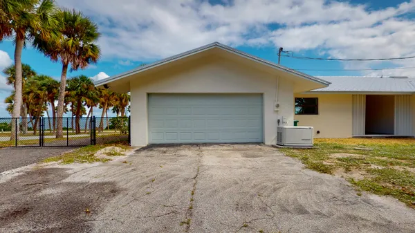 $3,995 | 4003 South Indian River Drive, Fort Pierce, FL 34982