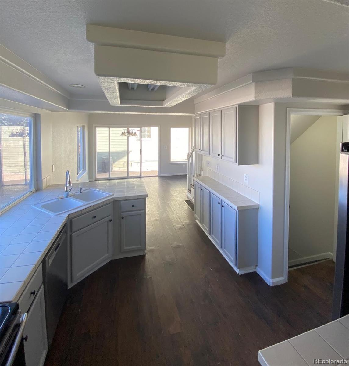 19965 Mitchell Place Denver, CO 80249 - Photo 5 of 15