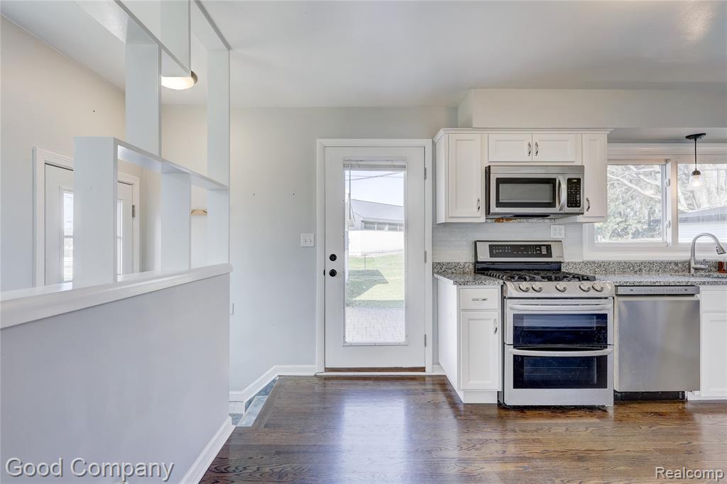 1303 Sycamore Drive Rochester, MI 48307 - Photo 13 of 53