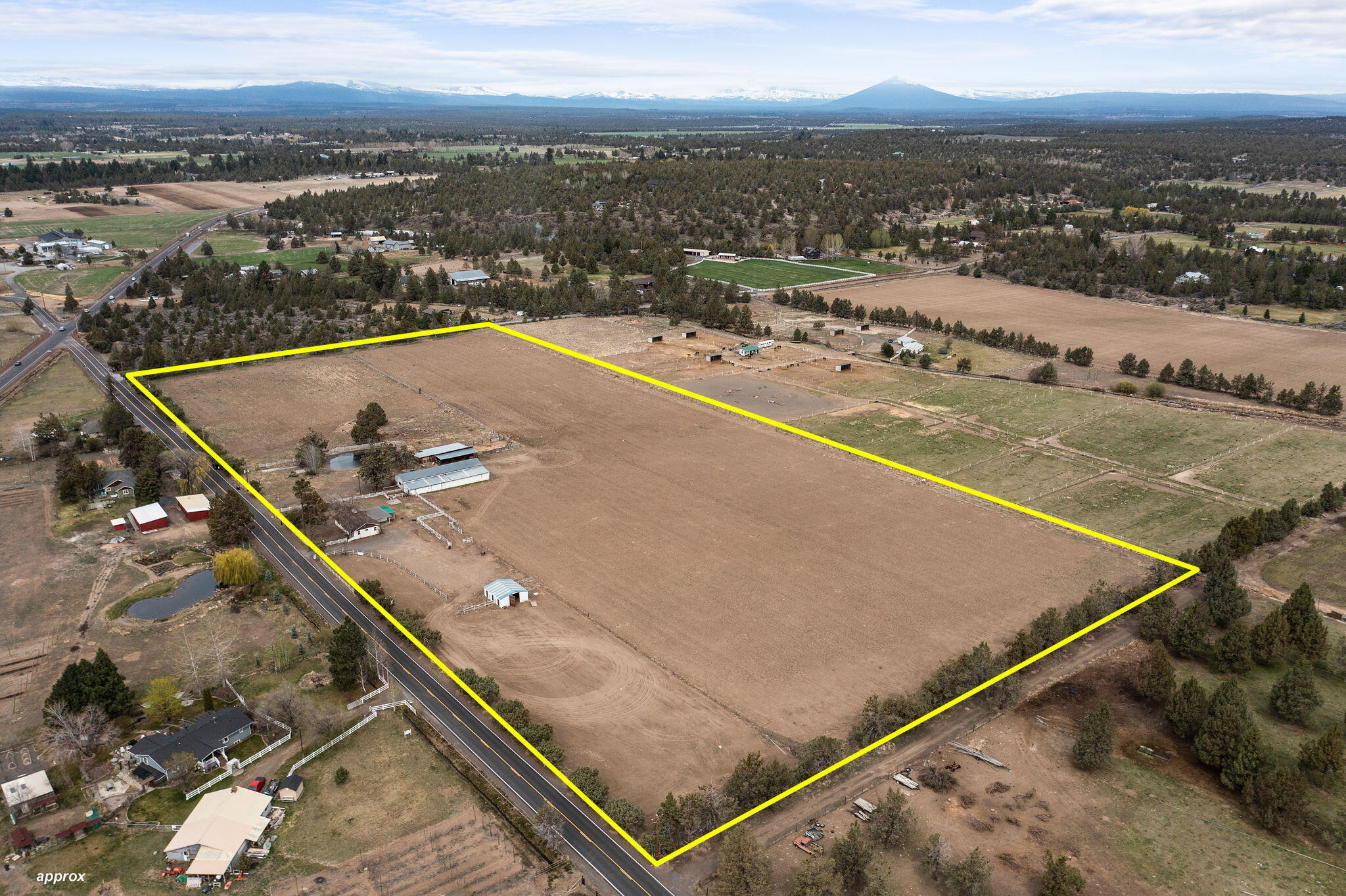 19450 Pinehurst Road Bend, OR 97703 - Photo 29 of 46 2023_05_01_19450_pinehurst_rd-drone-22