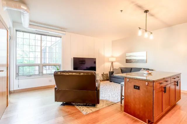 $314,900 | 521 2nd Street Southeast, Unit 307, Minneapolis, MN 55414