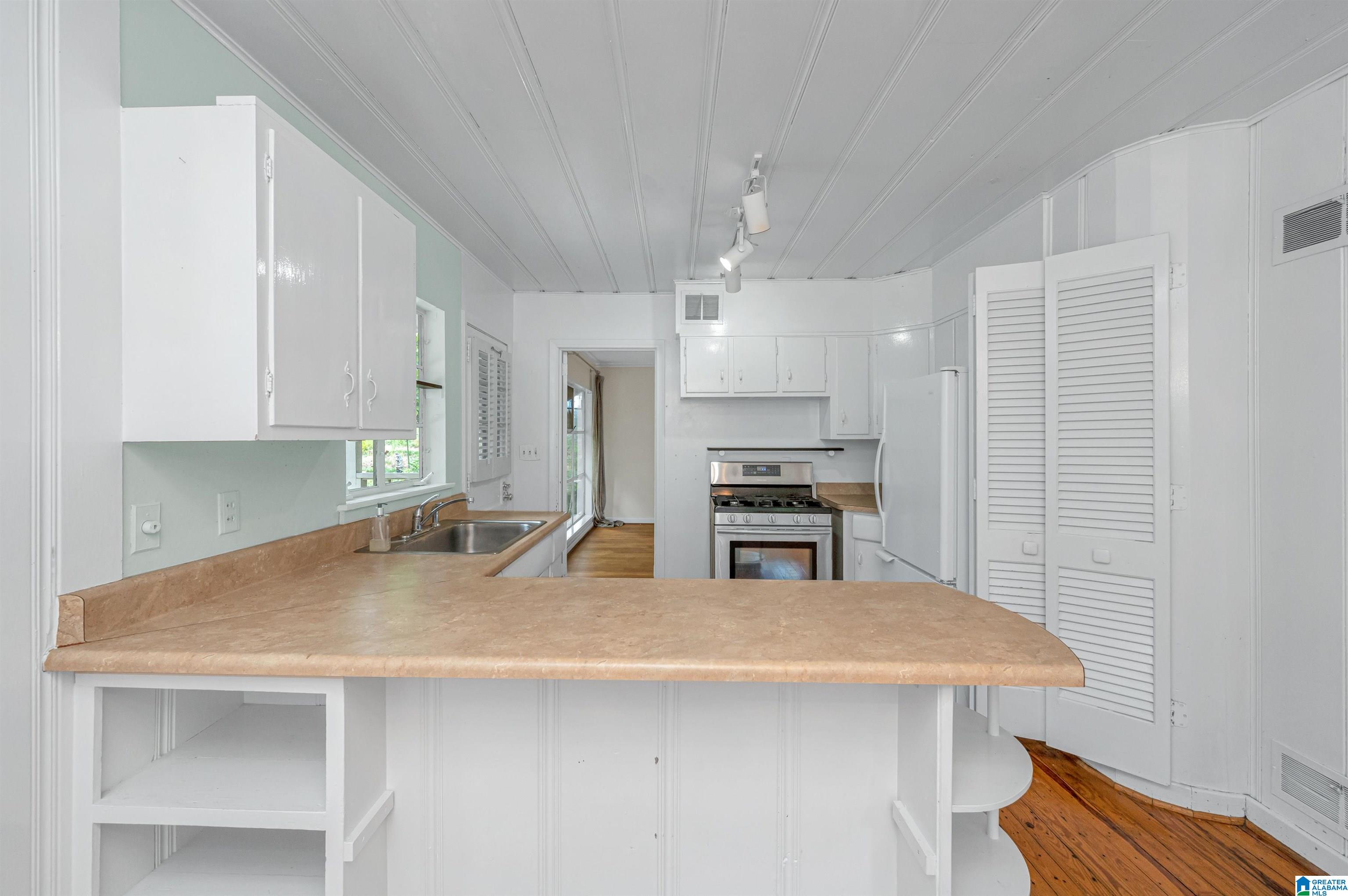 101 Stratford Road Homewood, AL 35209 - Photo 9 of 33