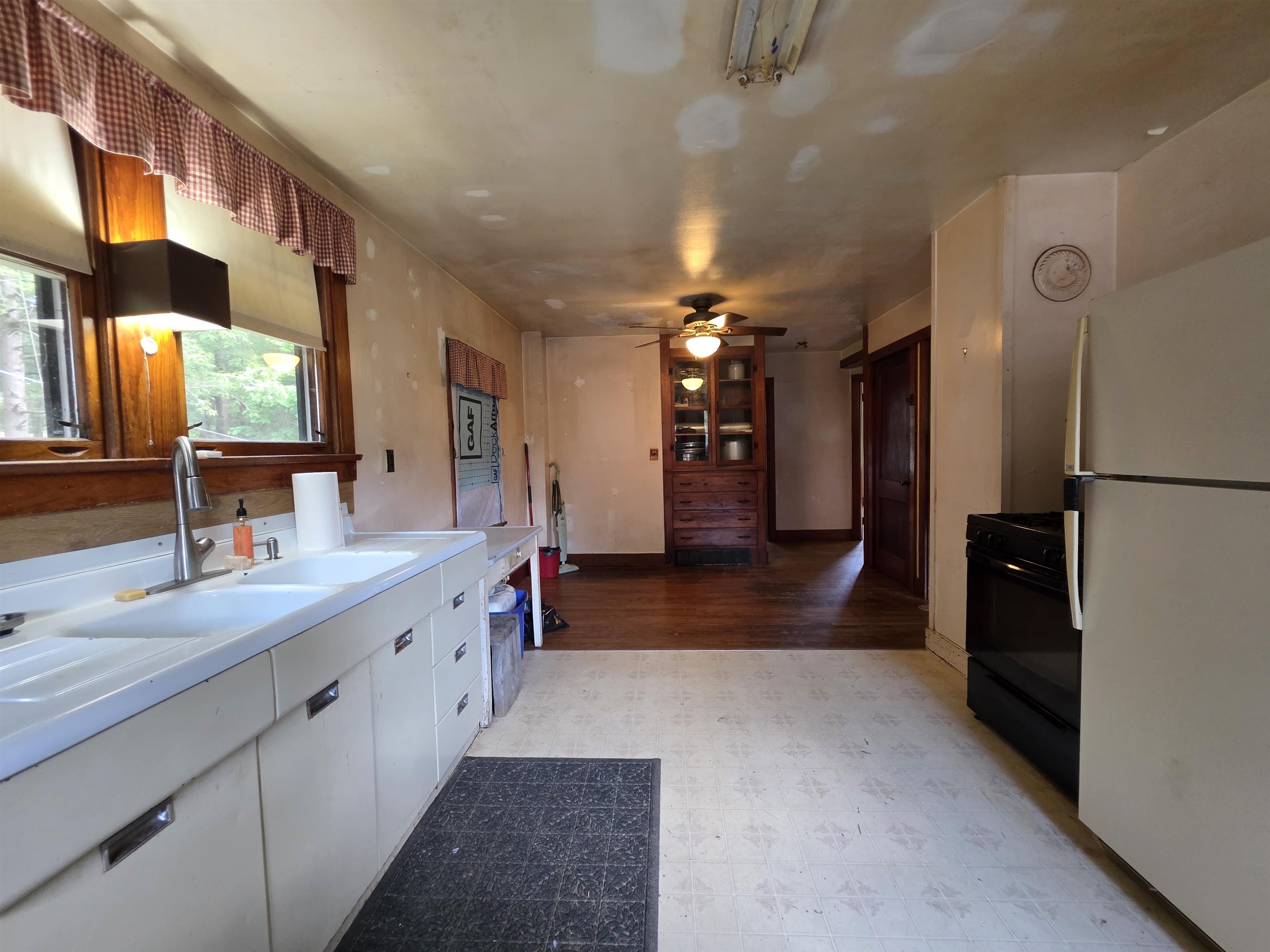 373 Highway 30 Newfane, VT 05345 - Photo 9 of 49