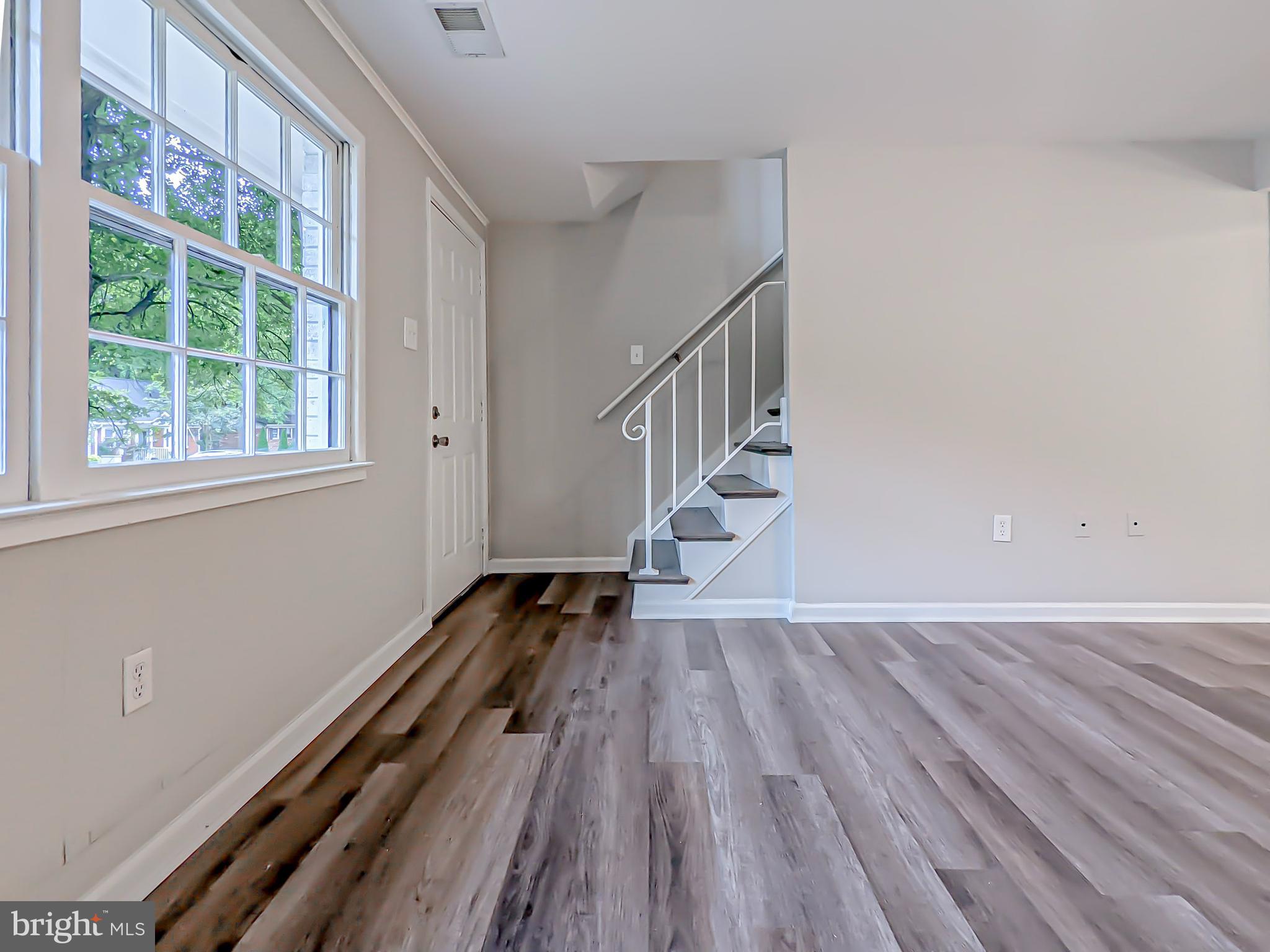 4212 Glendale Road Woodbridge, VA 22193 - Photo 4 of 68