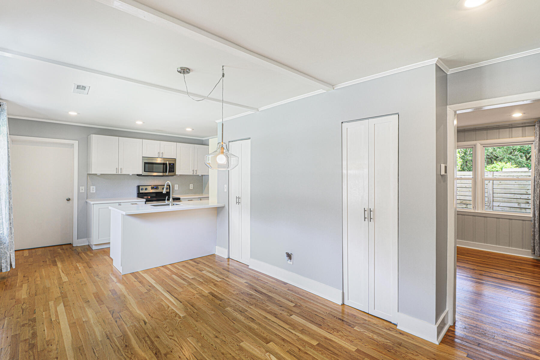 574 Dobbin Road Charleston, SC 29414 - Photo 3 of 29 3