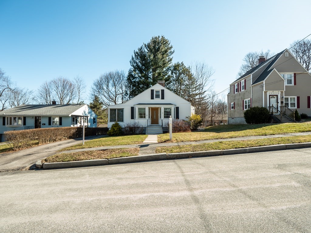 7 Glen Ellen Road Worcester, MA 01602 - Photo 2 of 30 Gallery Image 2