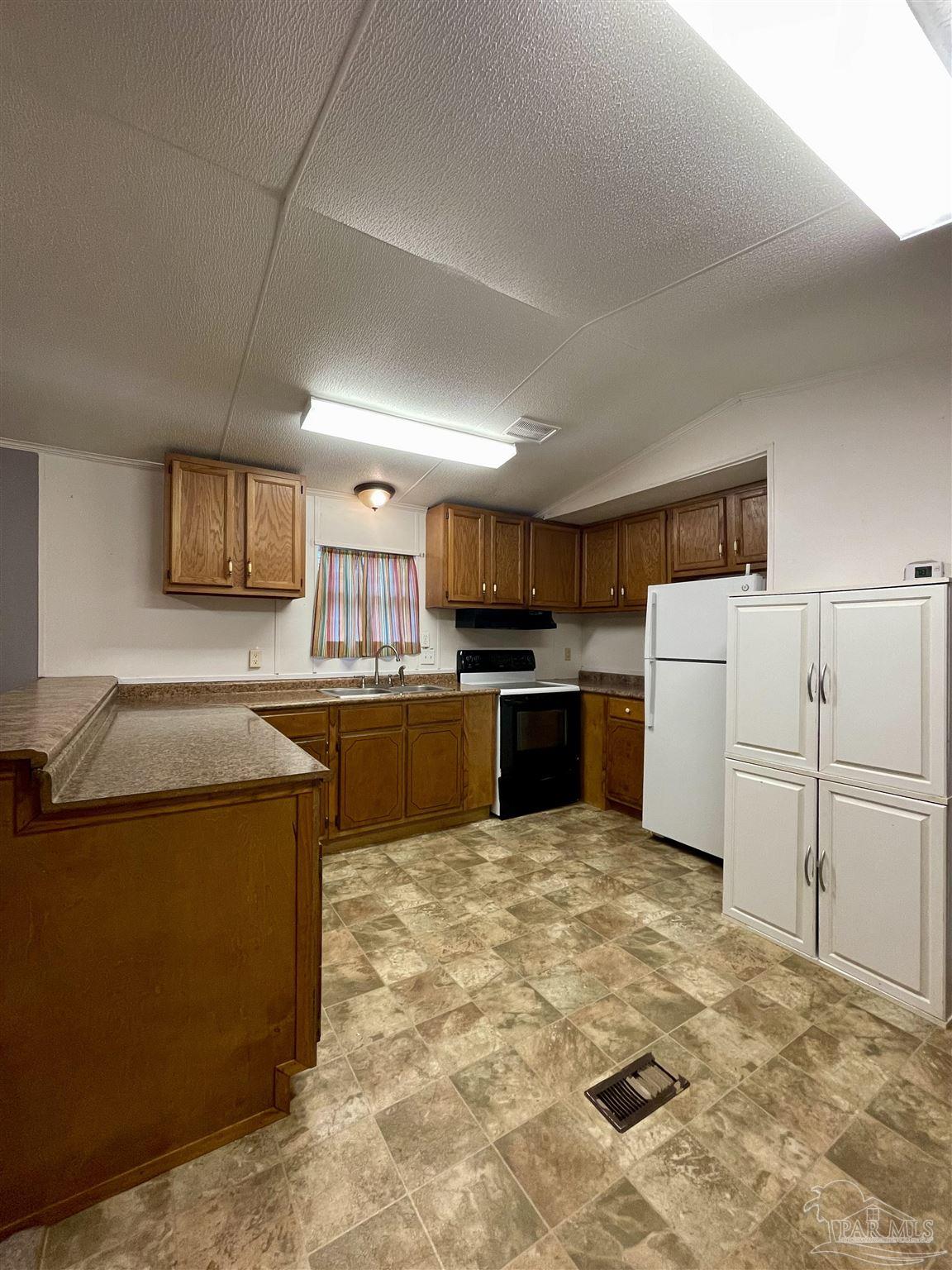 6480 Robie Road Milton, FL 32570 - Photo 10 of 37 Gallery Image 10