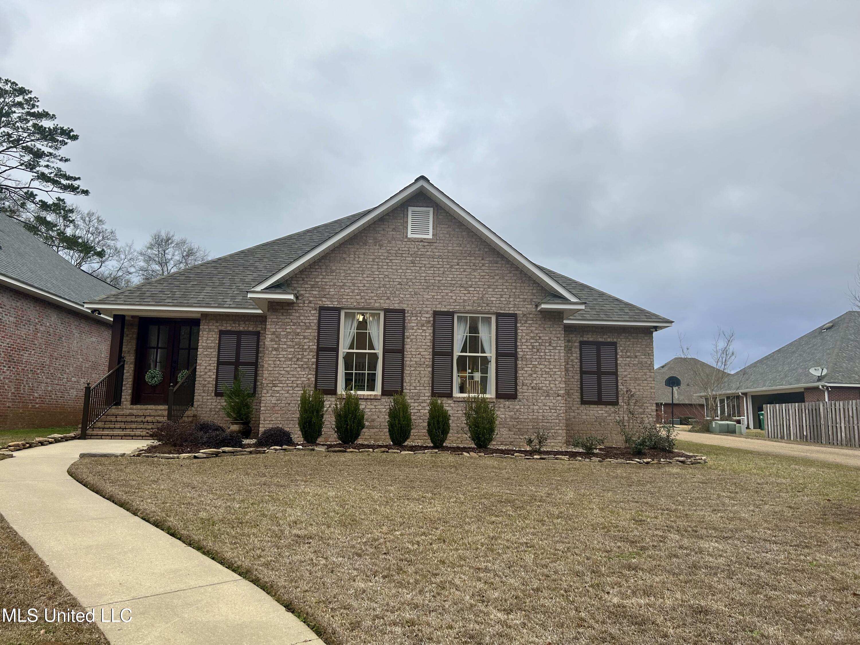 1208 Fisher Park Brookhaven, MS 39601 - Photo 1 of 24 front of house
