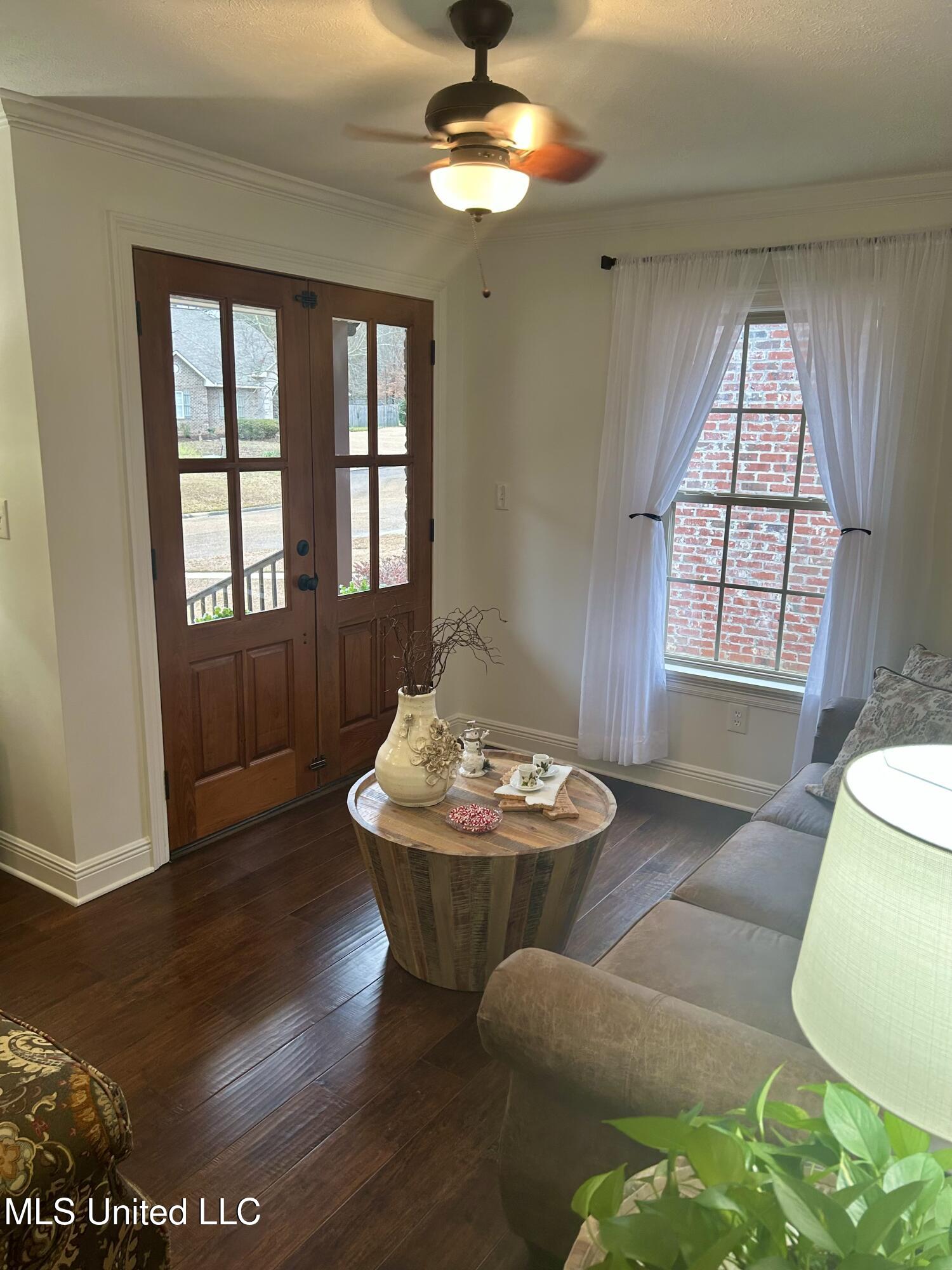 1208 Fisher Park Brookhaven, MS 39601 - Photo 12 of 24 living room 2