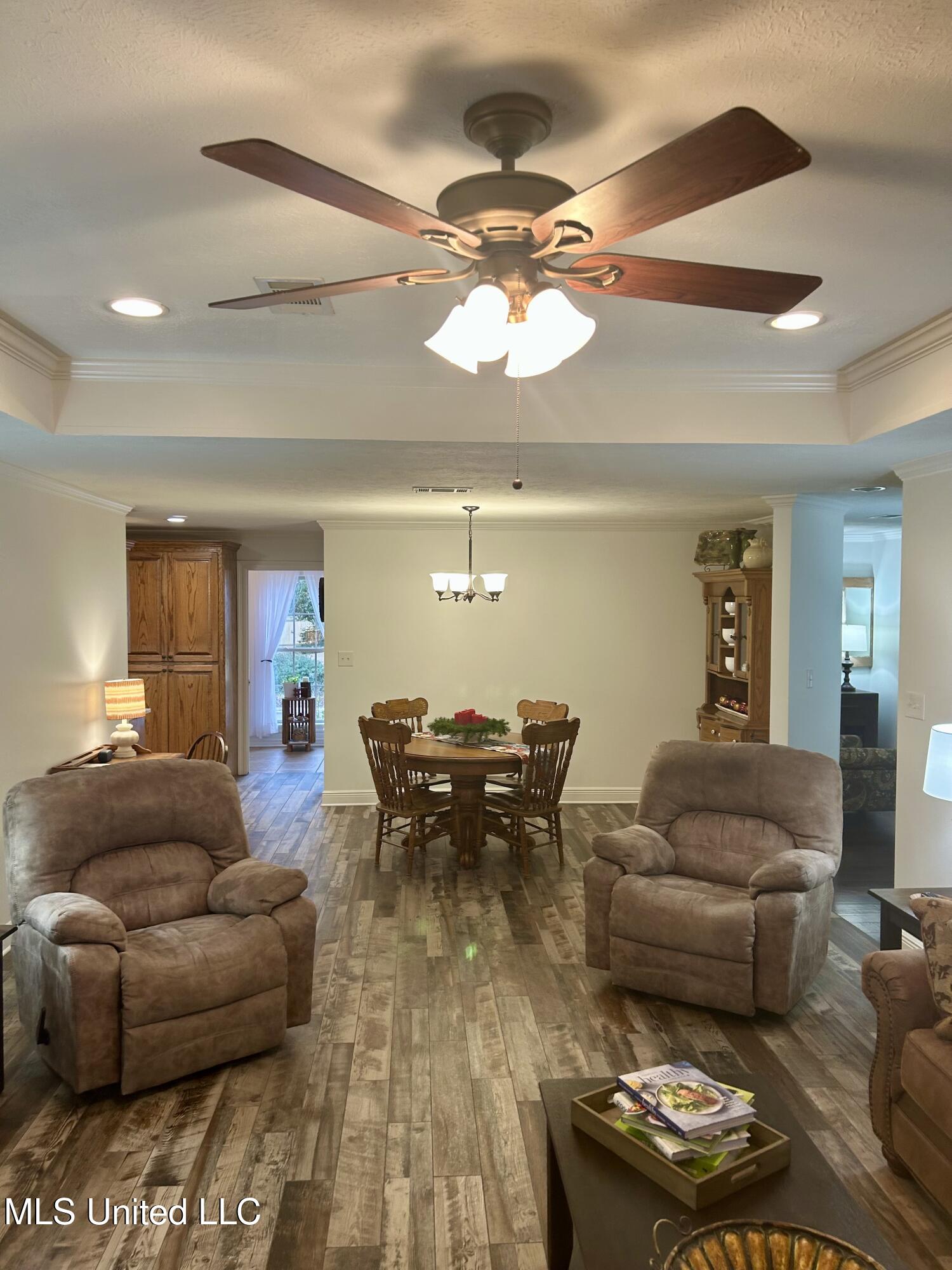 1208 Fisher Park Brookhaven, MS 39601 - Photo 3 of 24 Family Room 2